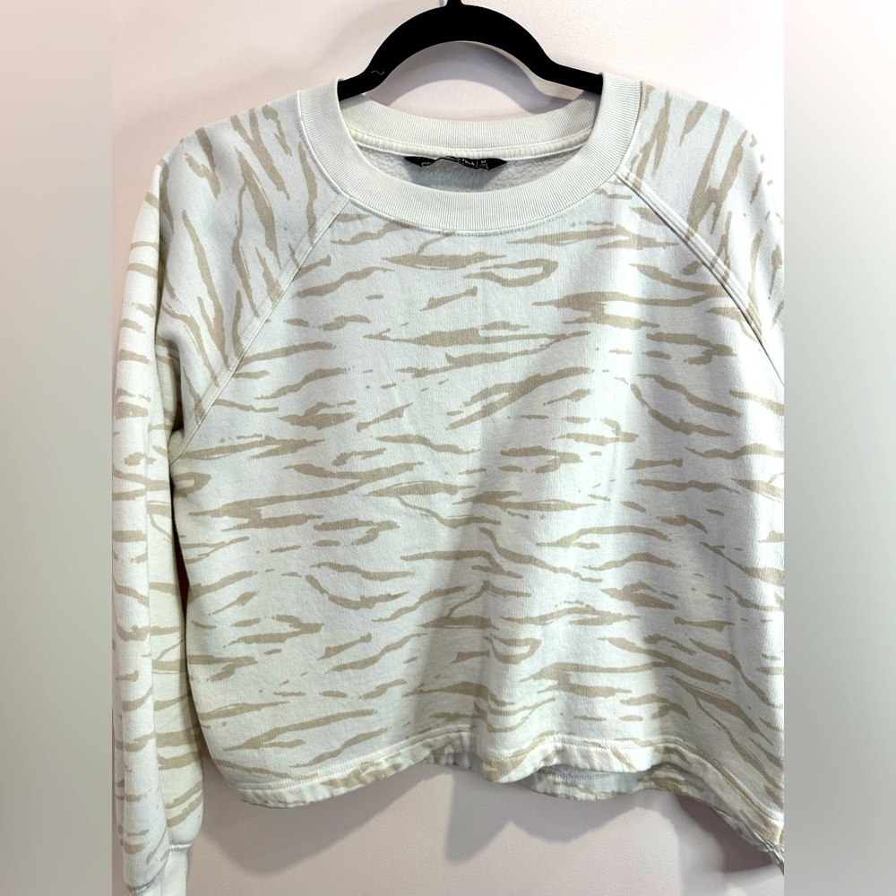 Abercrombie and Fitch Oversized Cropped Tiger Print Sweatshirt, M